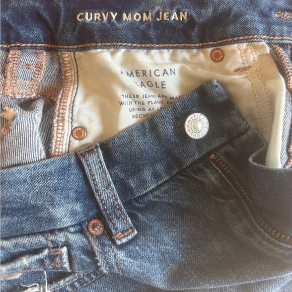 American Eagle Curvy Mom Jeans Size 6 High Rise Straight Leg Medium Wash - Picture 7 of 7